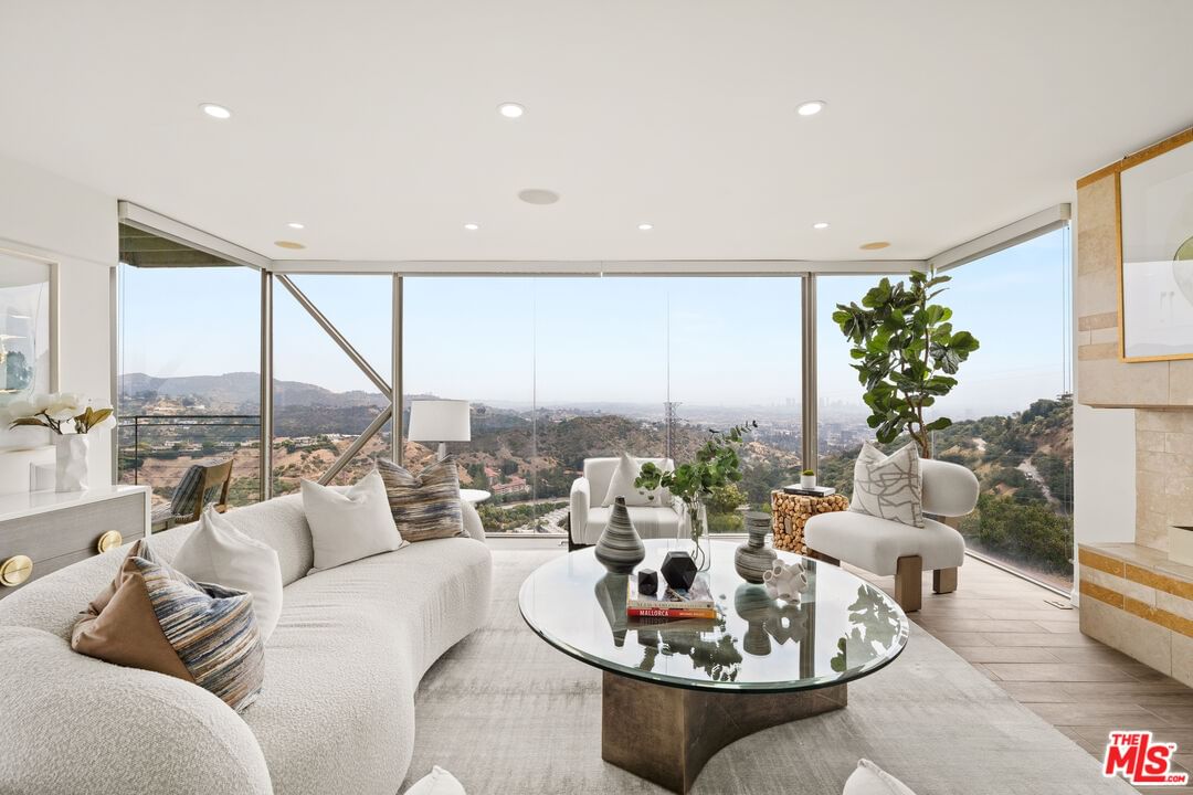 Pacific View photo 44