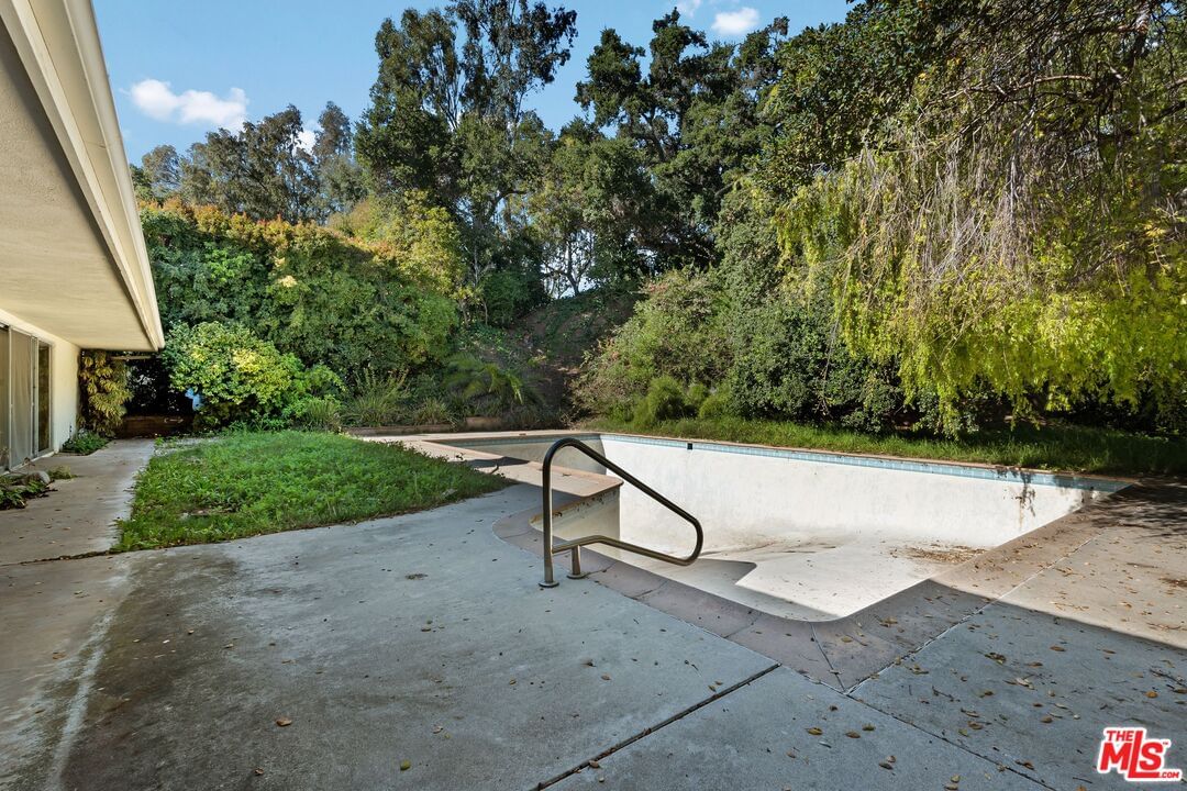 Homewood photo 12