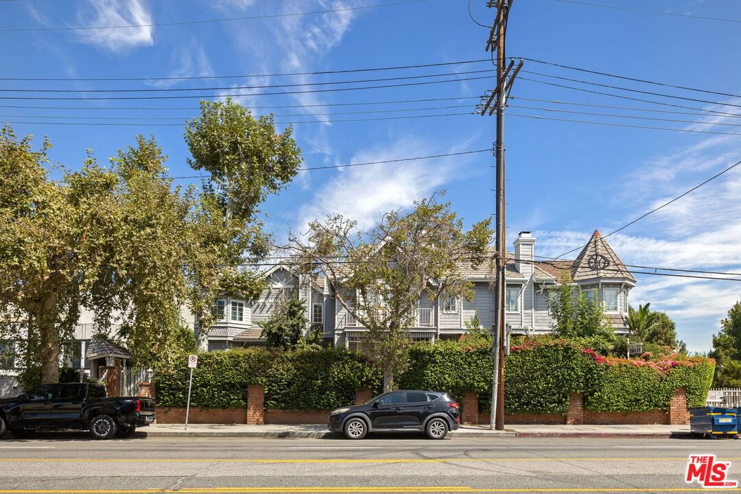 Burbank photo 34