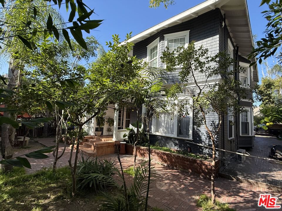 Bonnie Brae photo 3