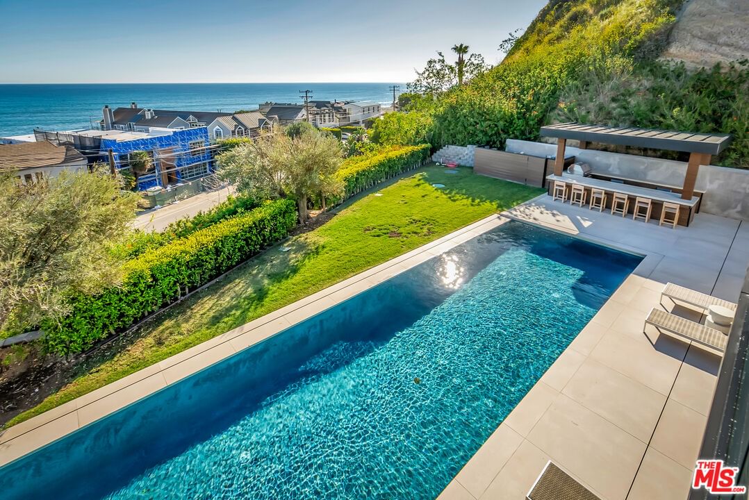Malibu photo 36