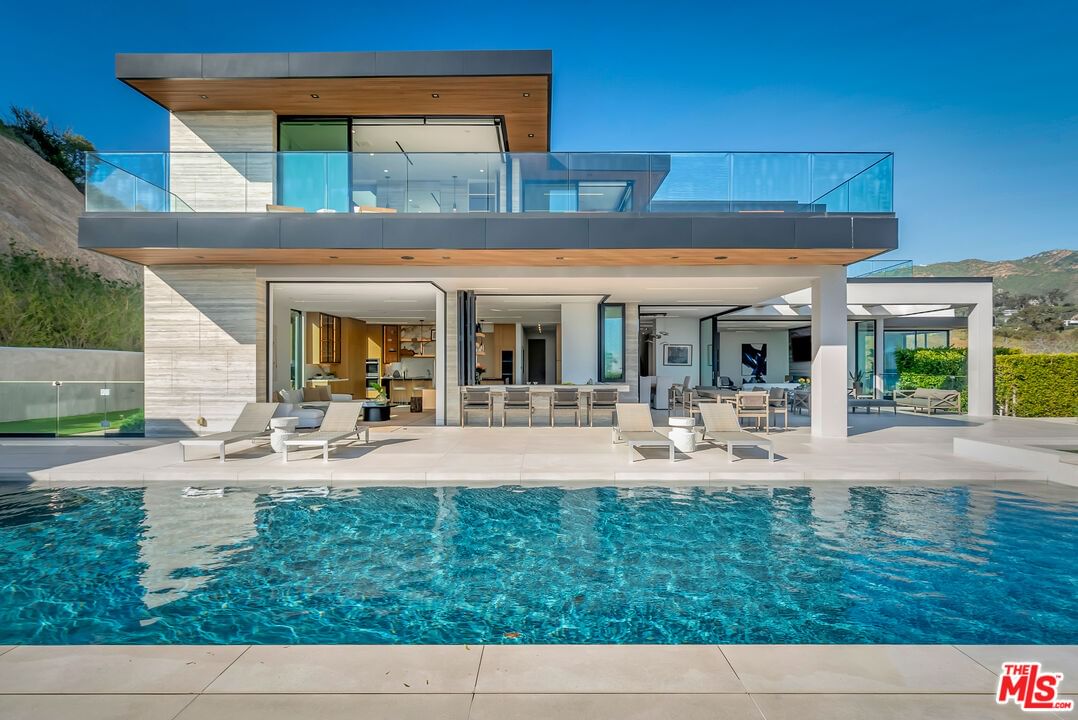 Malibu photo 47