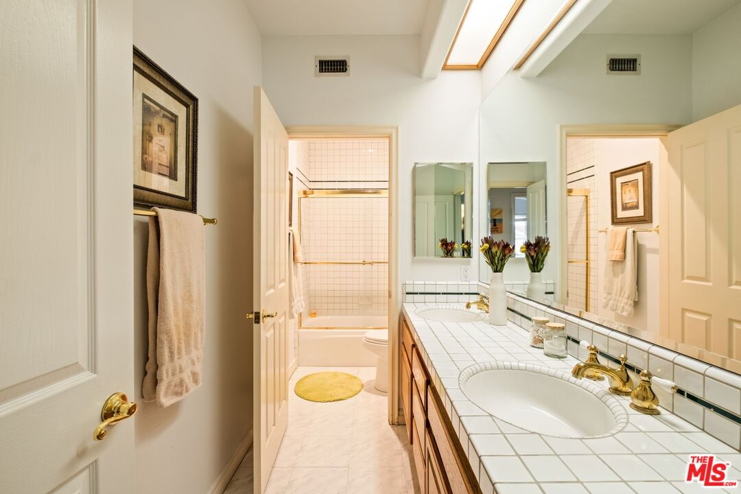 Sunfield photo 25