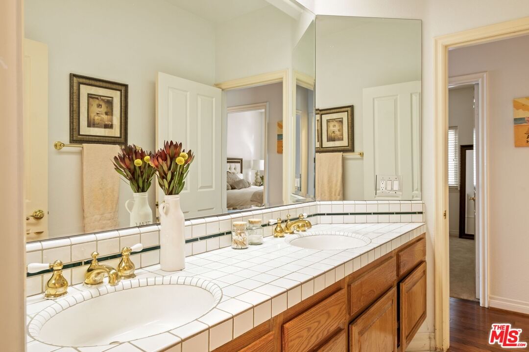 Sunfield photo 26