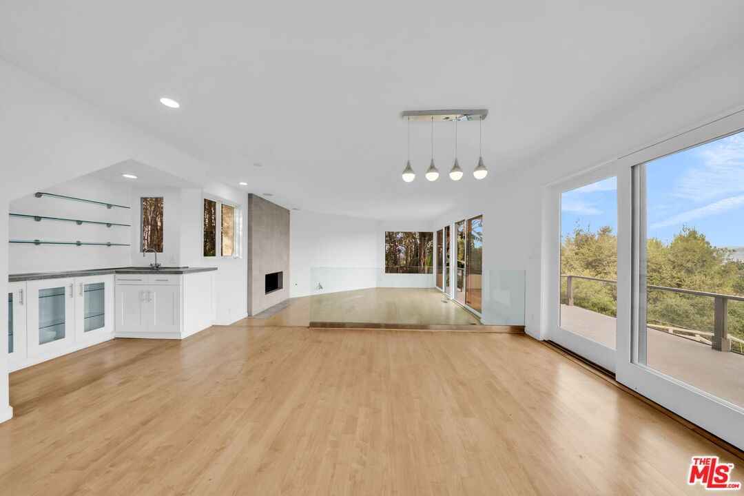 Mulholland photo 10