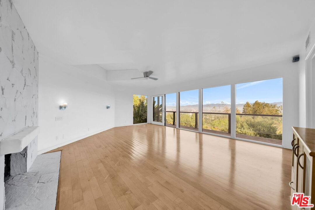 Mulholland photo 16