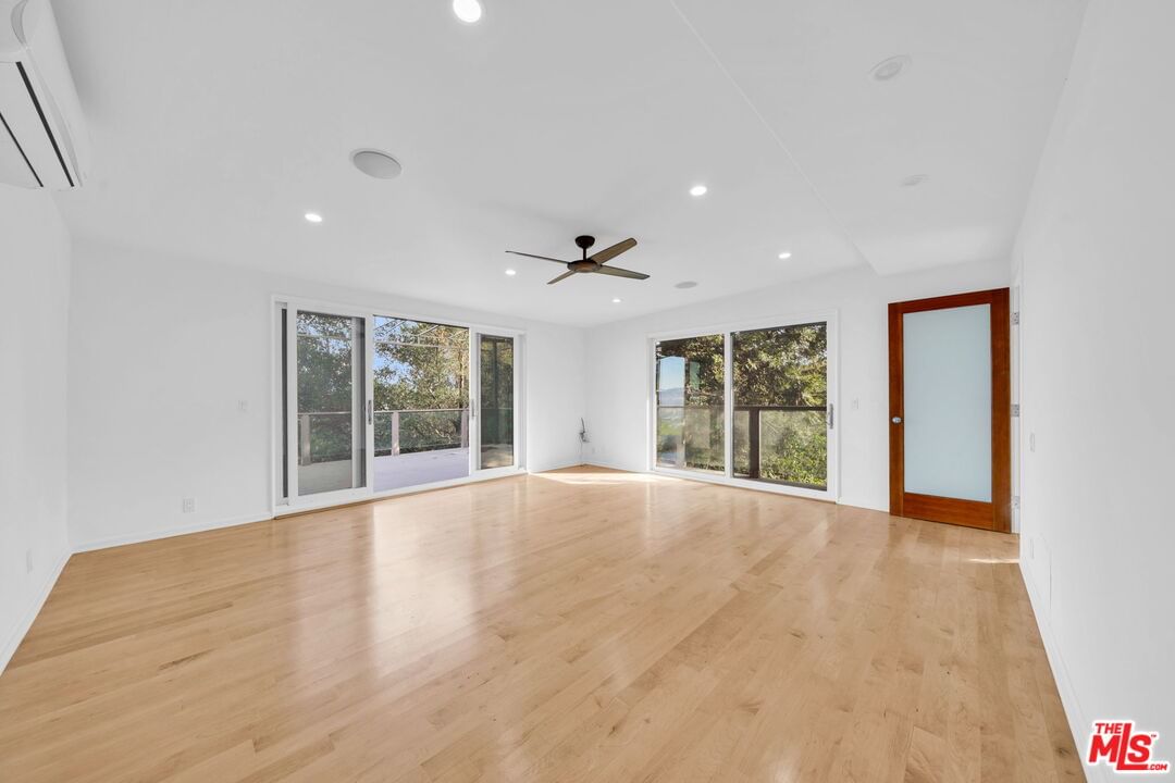 Mulholland photo 26