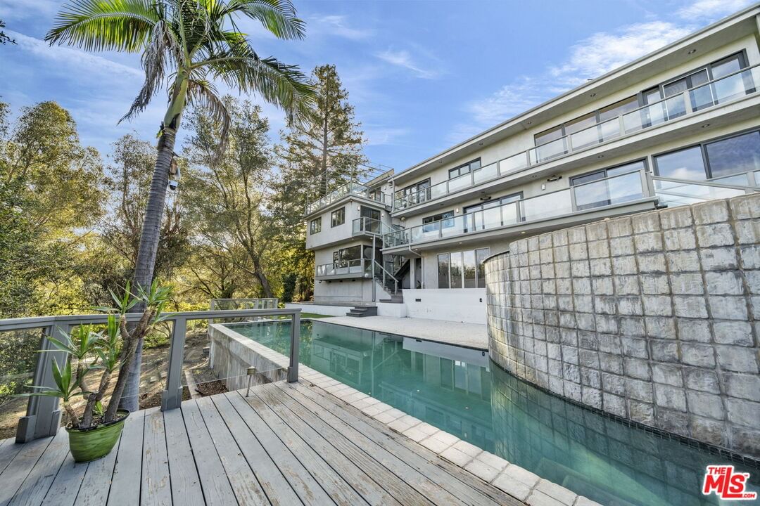 Mulholland photo 50