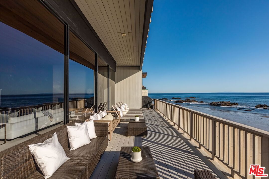 Malibu photo 18