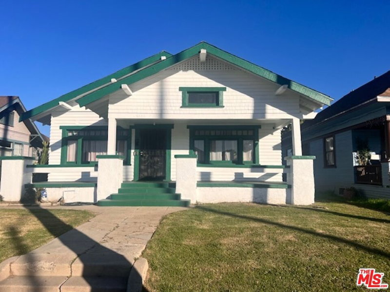 4450 Towne Ave
