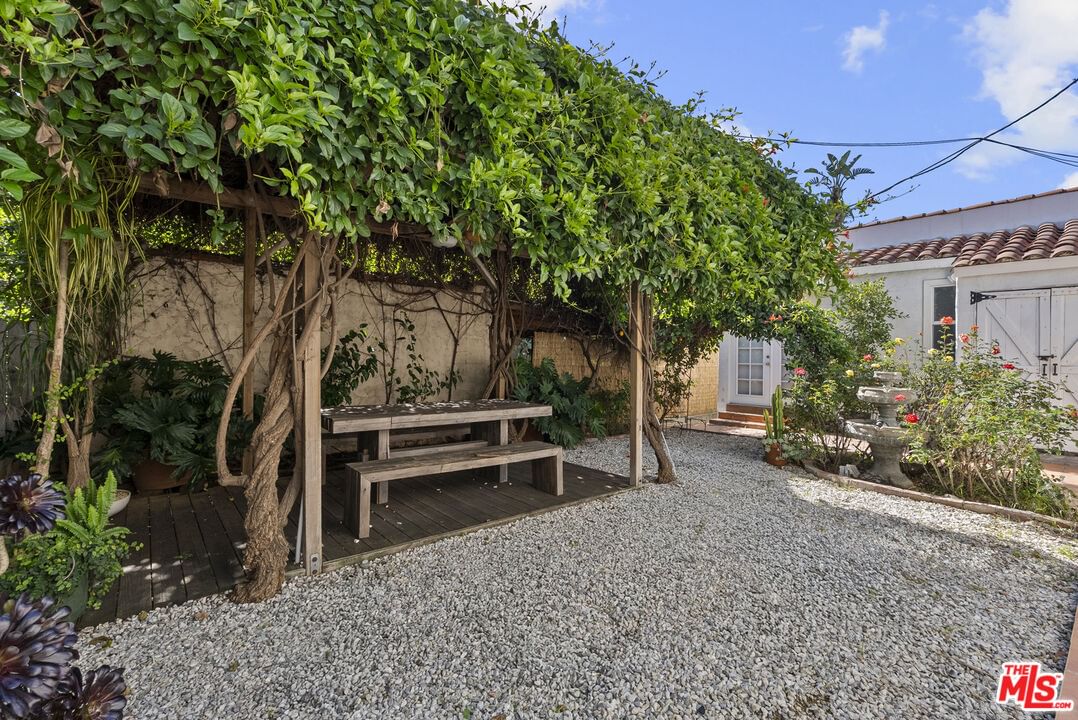 Havenhurst photo 30