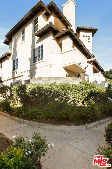 Baldwin photo 33