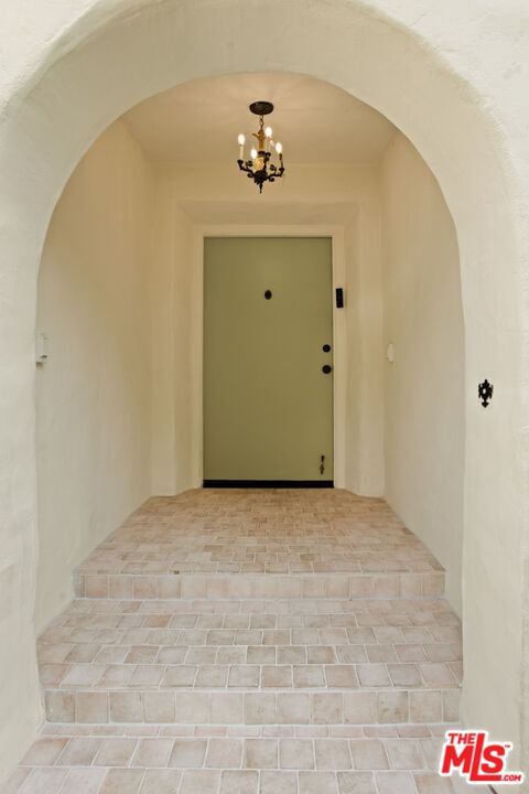 Beverly photo 11