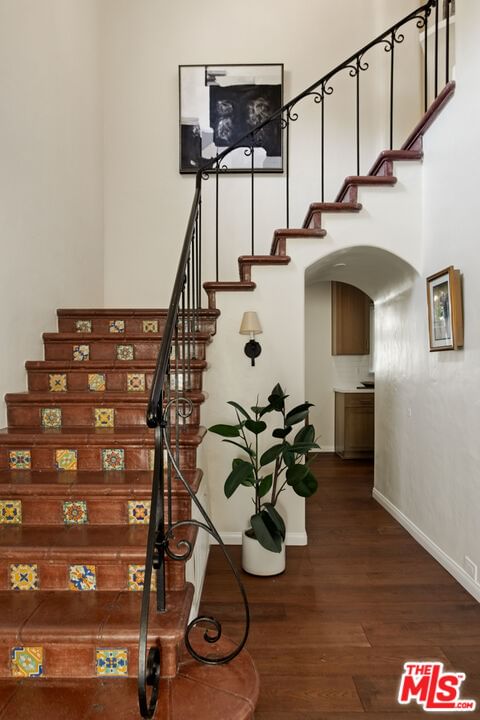 Beverly photo 50