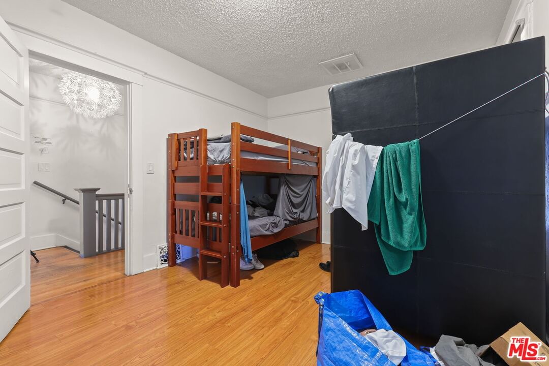 Van Ness photo 30