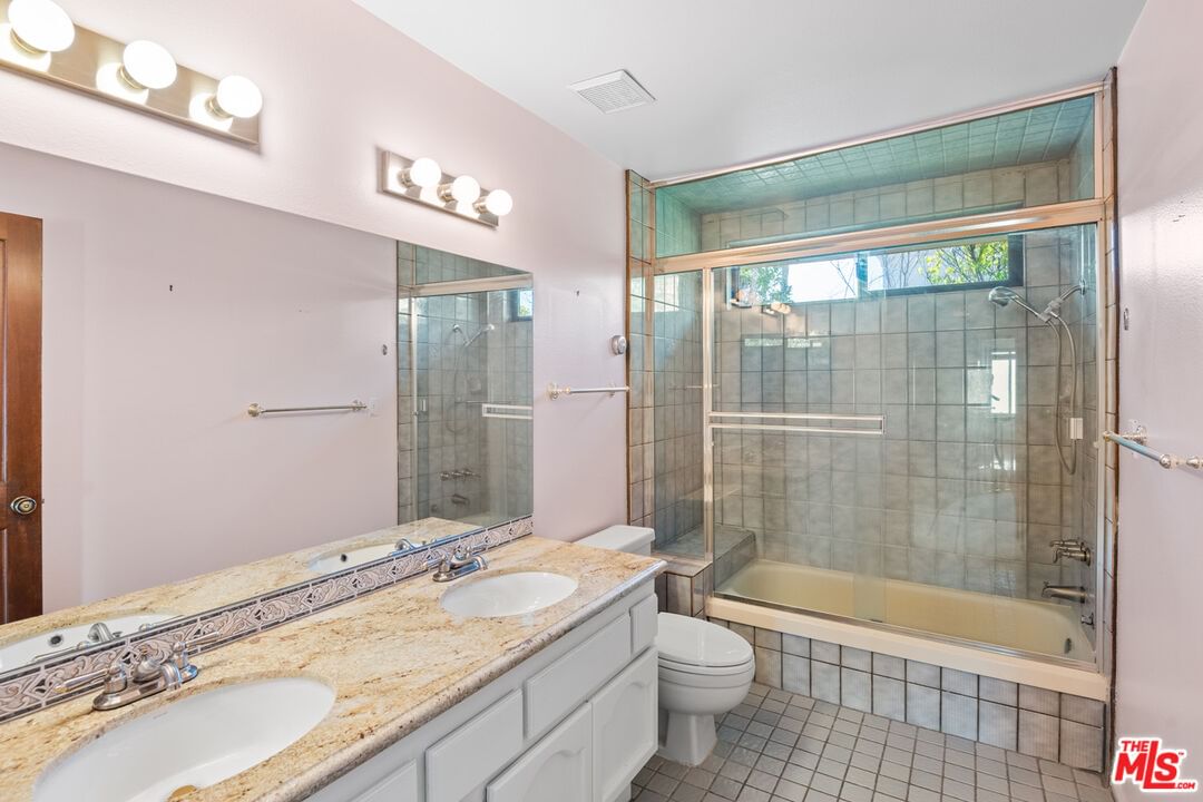 Hempstead photo 26