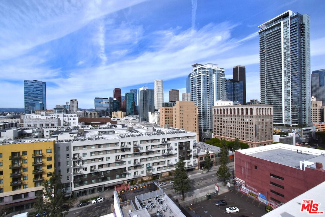 939 Broadway
