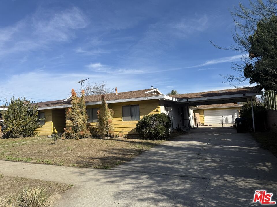 9264 Cayuga Ave