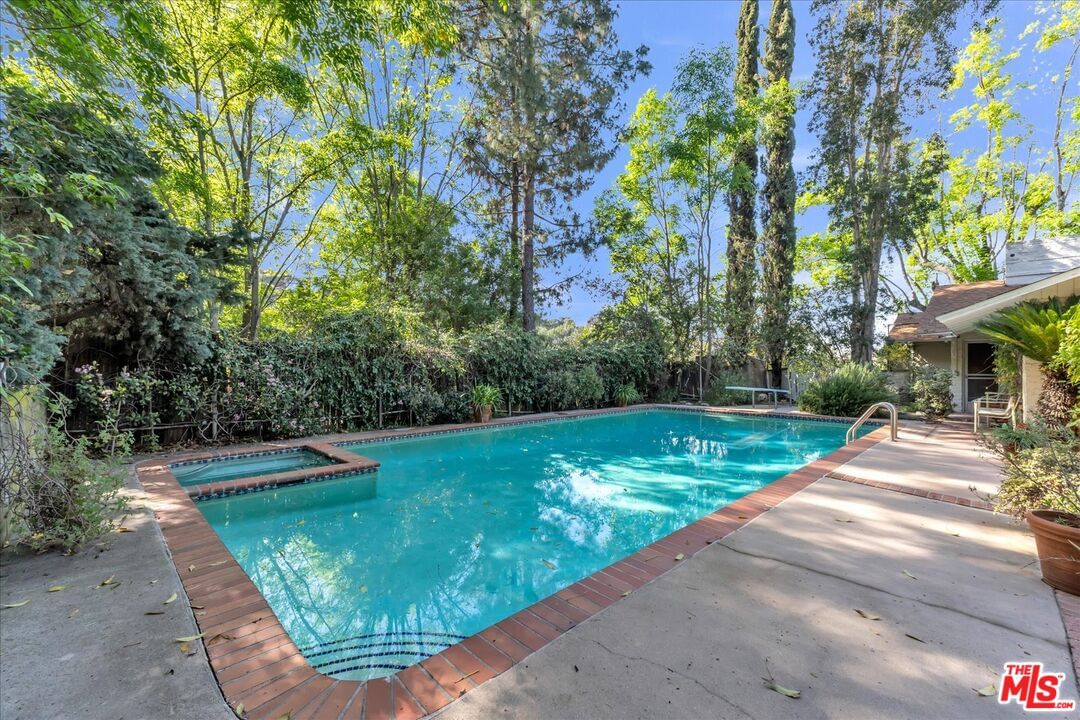 Blairwood photo 34