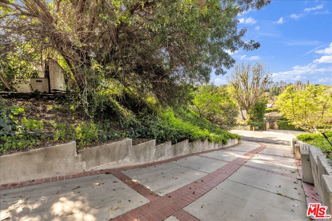 Blairwood photo 38