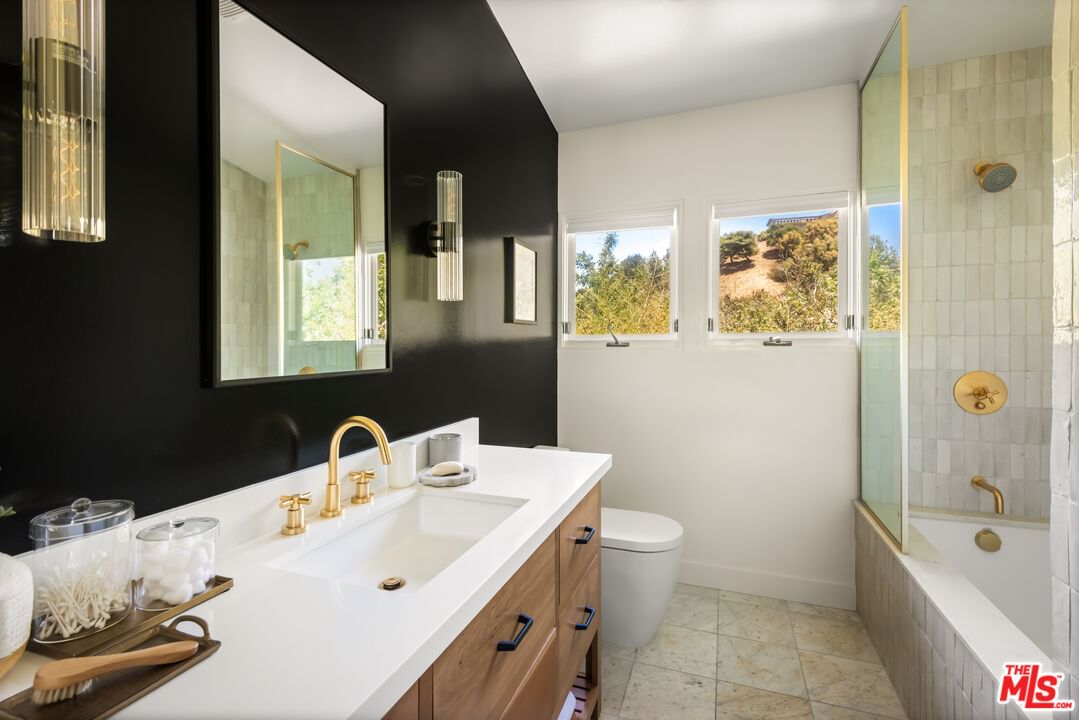 Coldwater Canyon photo 25