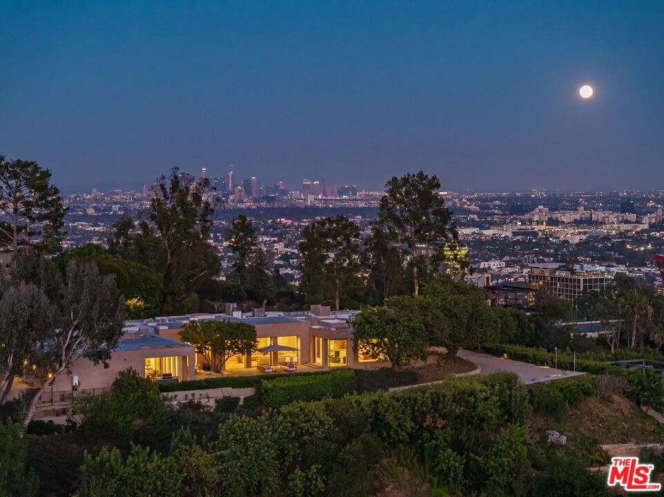 Hillcrest photo 6