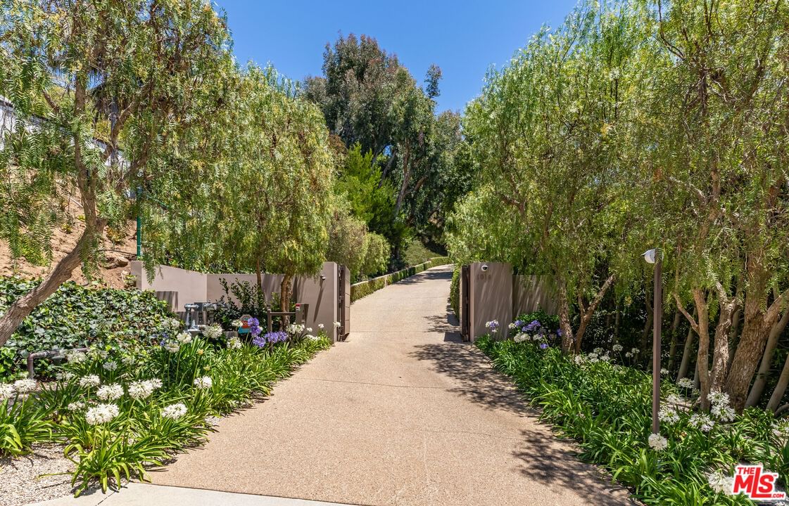 Hillcrest photo 44
