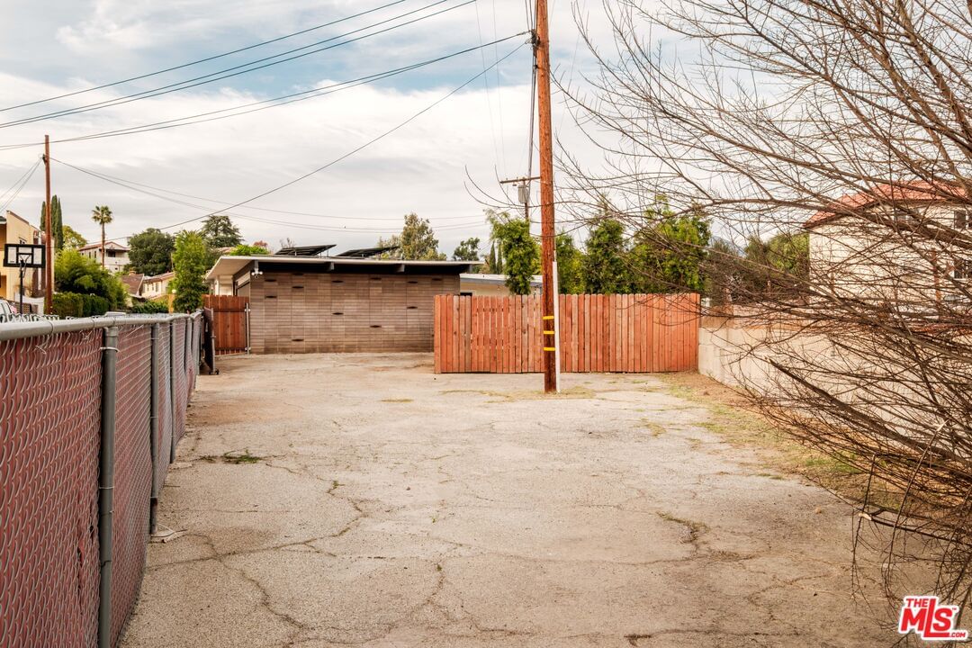 Arroyo photo 53