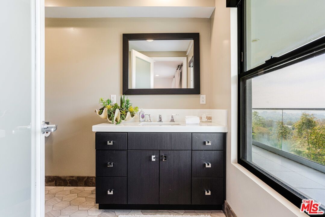 Summitridge photo 20
