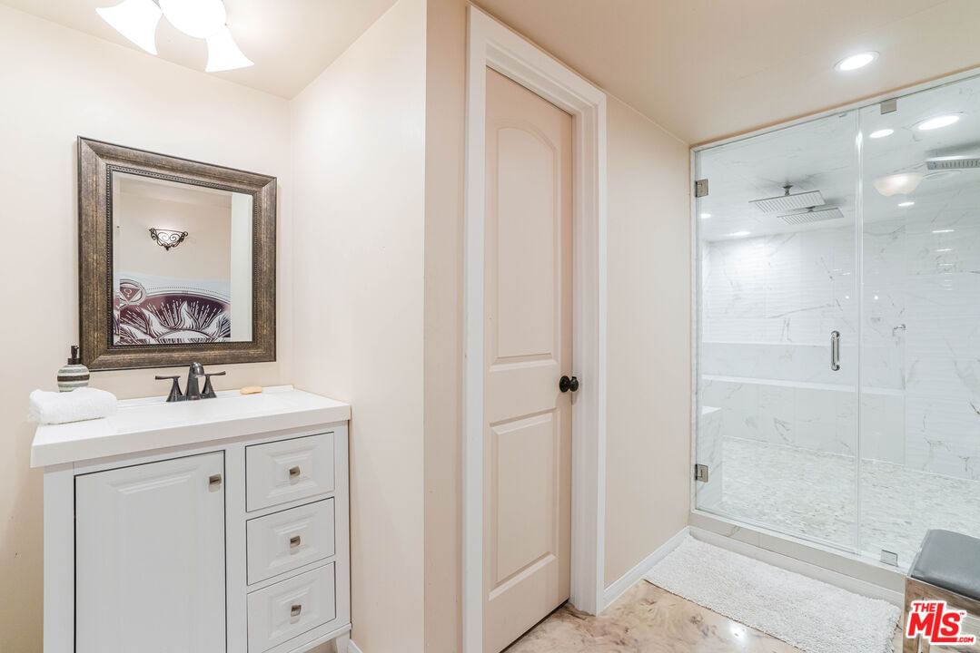 Summitridge photo 26