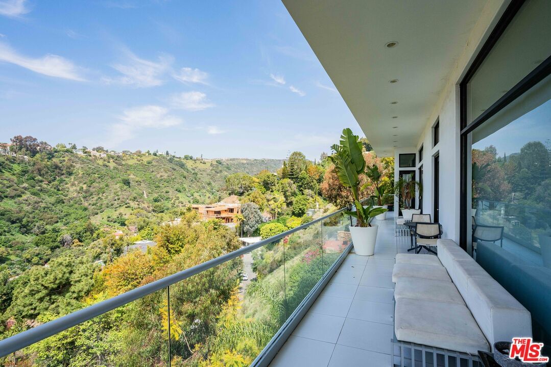 Summitridge photo 38