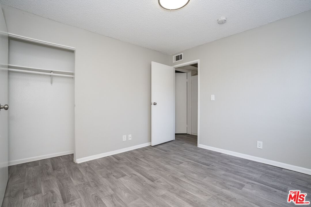 Avenue 64 photo 13