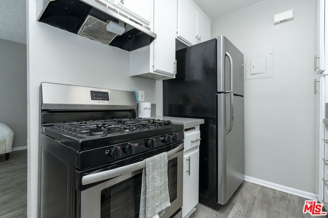 Avenue 64 photo 16