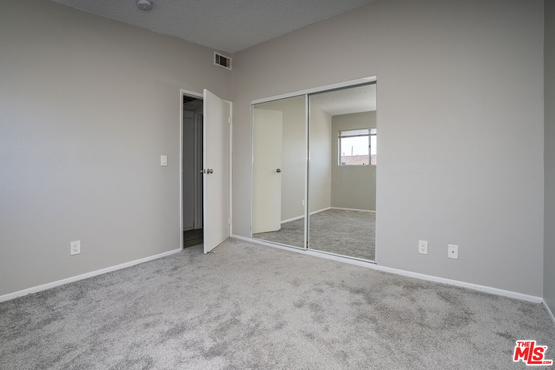 Avenue 64 photo 23