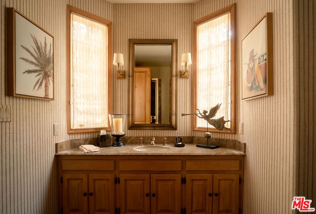 Moraga photo 22