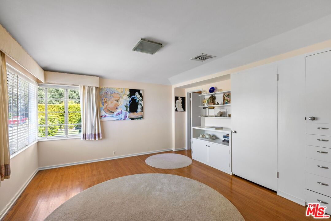 Amesbury photo 33