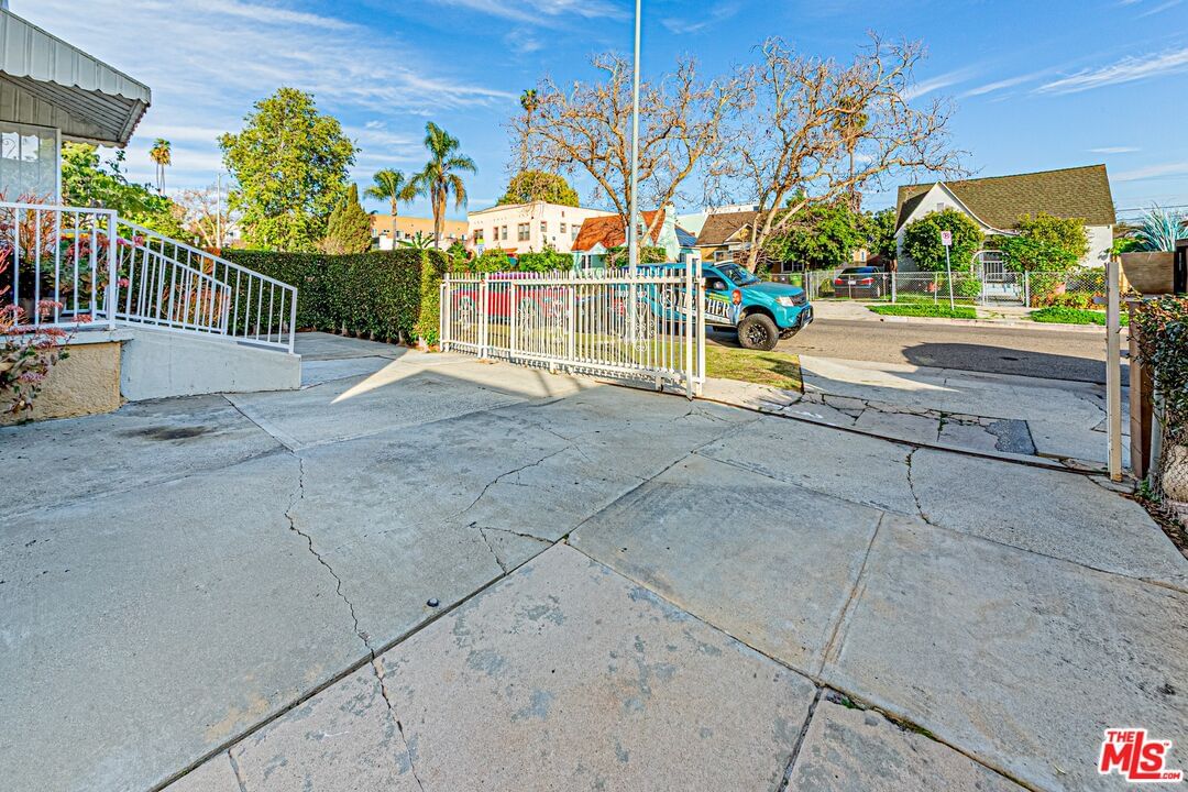 West photo 6