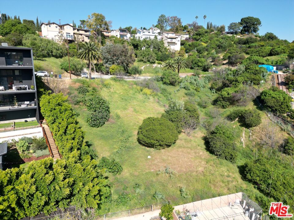 Loma Lada Dr photo 3