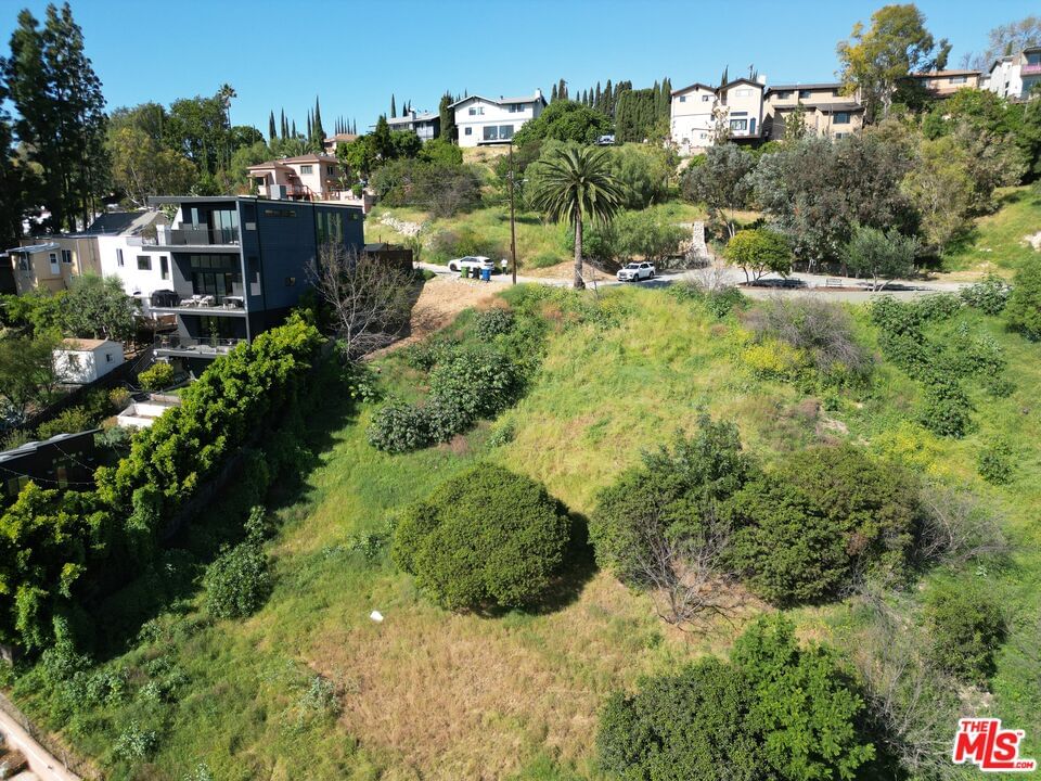 Loma Lada Dr photo 5