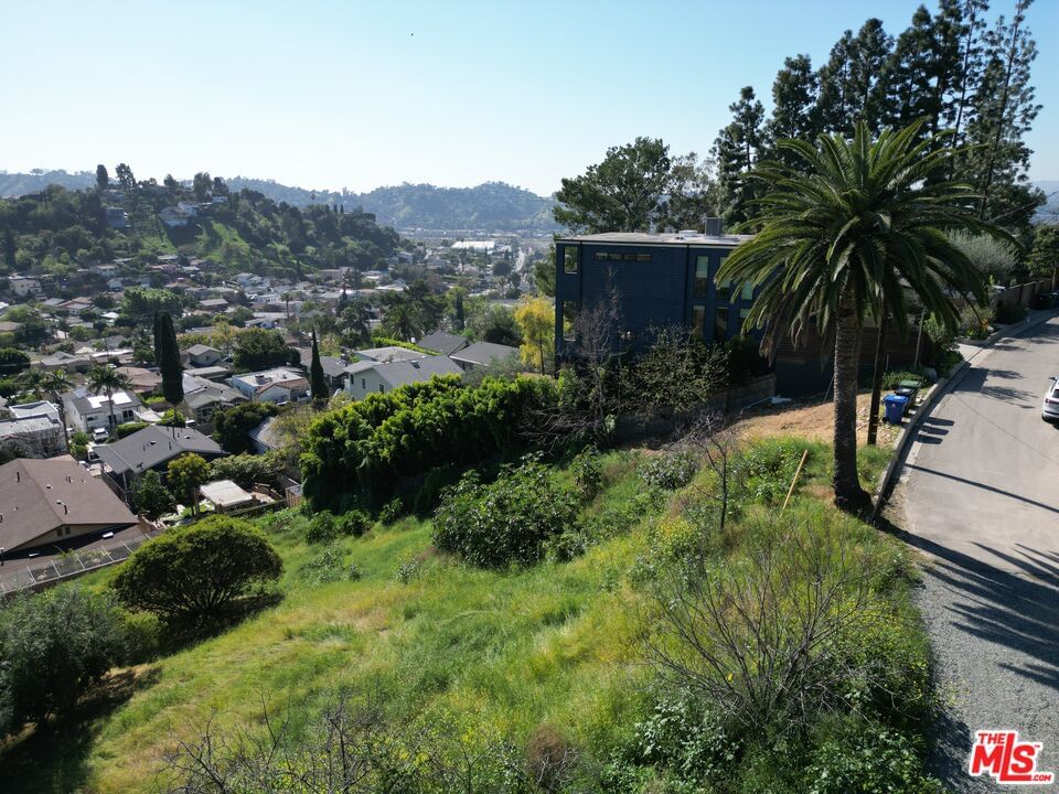 Loma Lada Dr photo 8