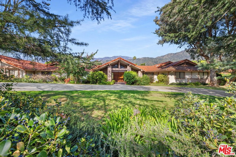 201 Deodar Ln