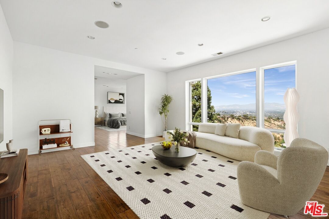 Mulholland photo 15