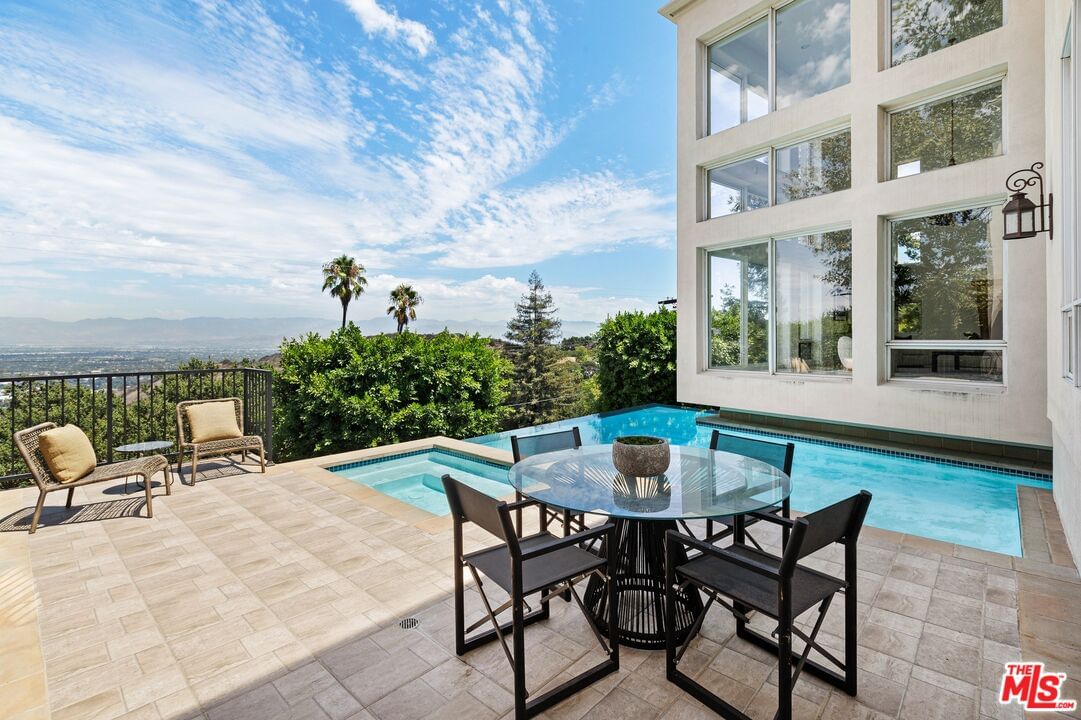 Mulholland photo 19