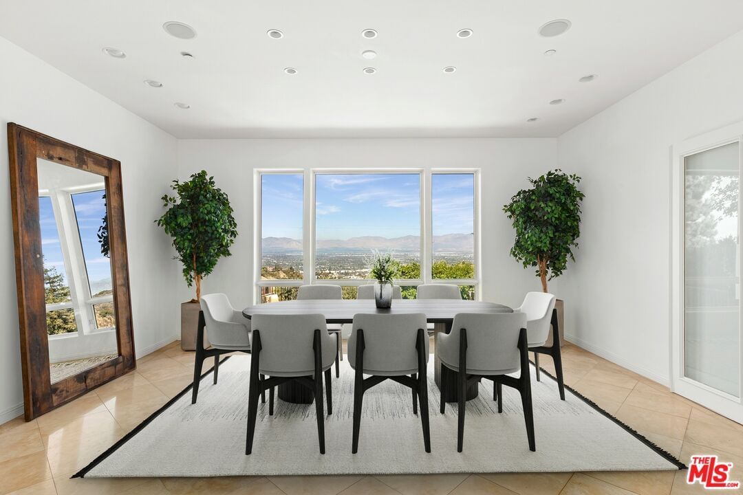 Mulholland photo 3