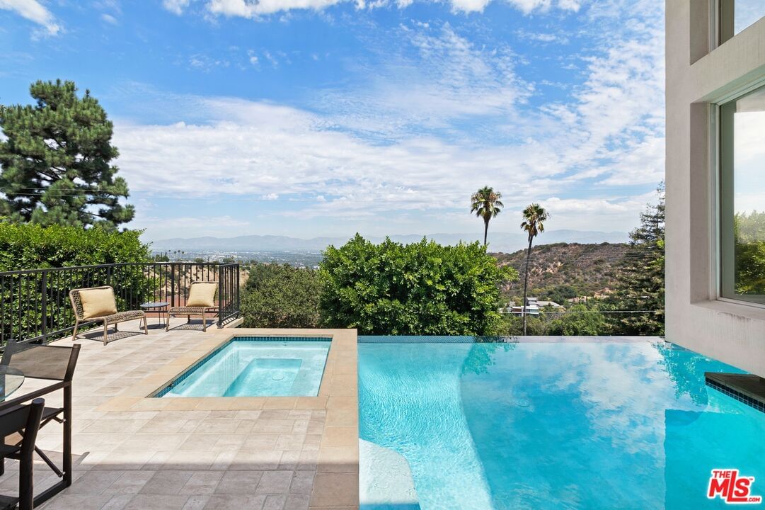 Mulholland photo 4