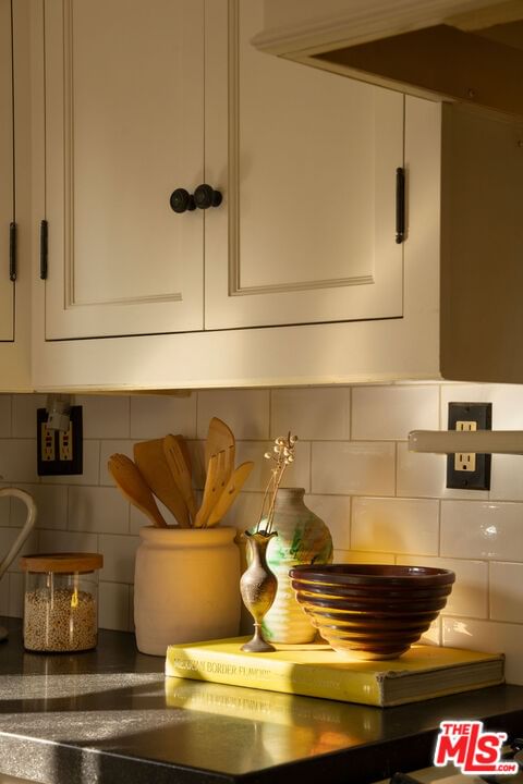 Layton photo 29