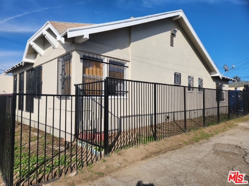 5806 3rd Ave