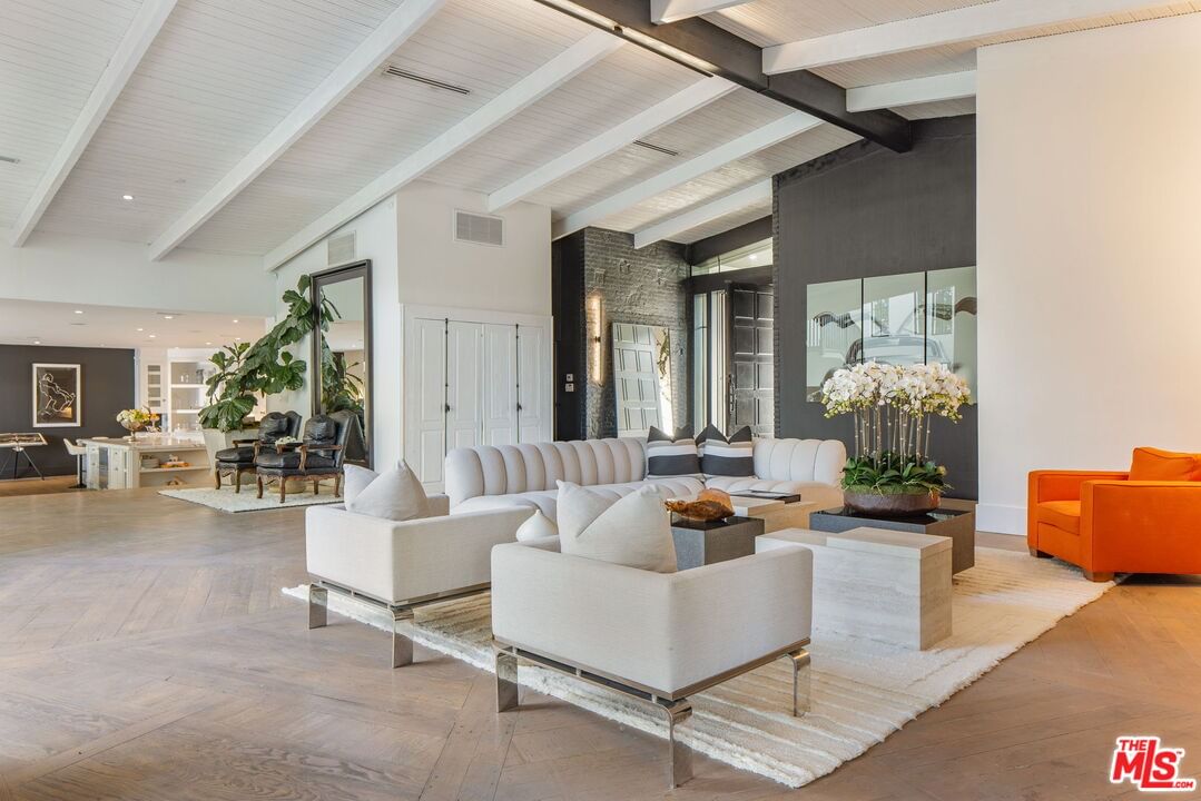 Pine photo 2