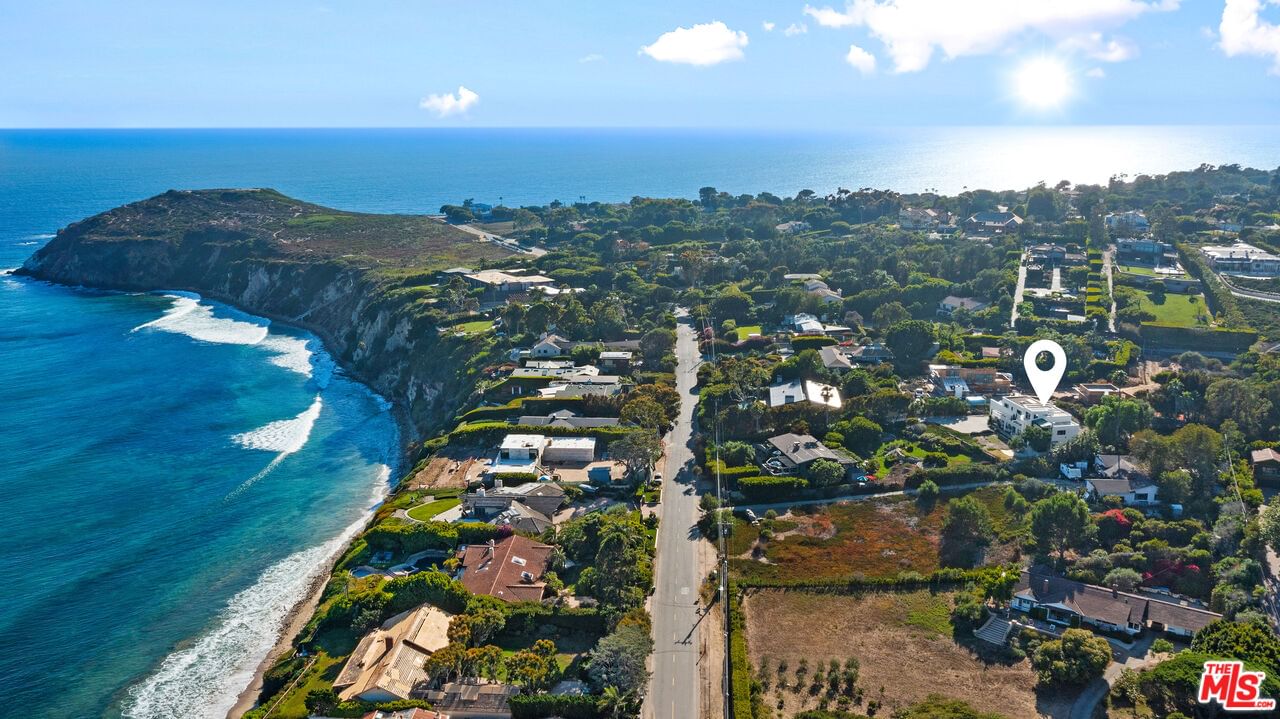 Cliffside photo 4