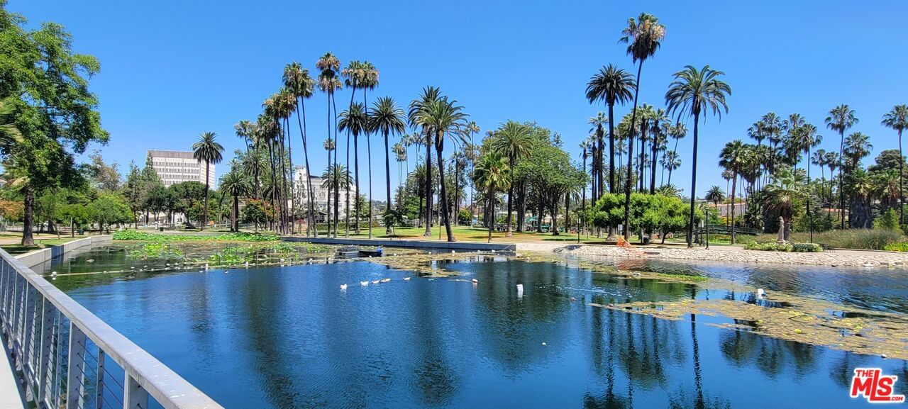 Glendale photo 3